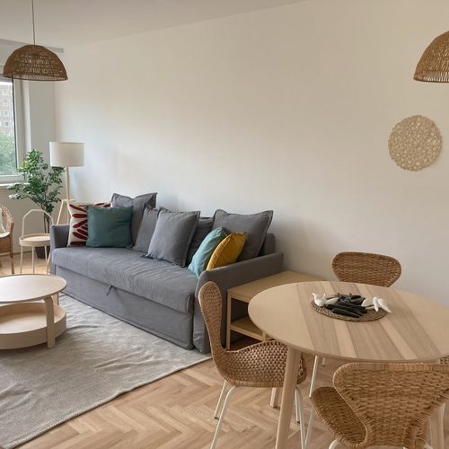Apartament design cu balcon pentru 4 pers. (se inchirieaza doar integral)
