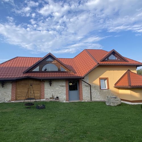 Casă de vară exclusive cu vedere spre pădure pentru 4 pers. (se inchirieaza doar integral)