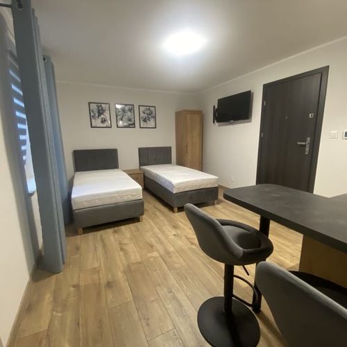 Apartament 2-osobowy na parterze z 1 pomieszczeniem sypialnianym