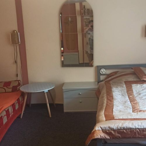 Apartament 6-osobowy w suterenie z widokiem na las z 2 pomieszczeniami sypialnianymi