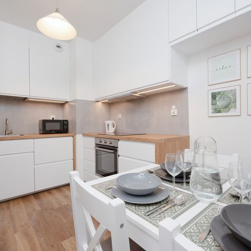 Apartament întreaga unitate cu duș cu 2 camere pentru 4 pers.