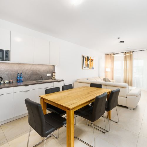 Apartament întreaga unitate cu duș cu 3 camere pentru 6 pers.