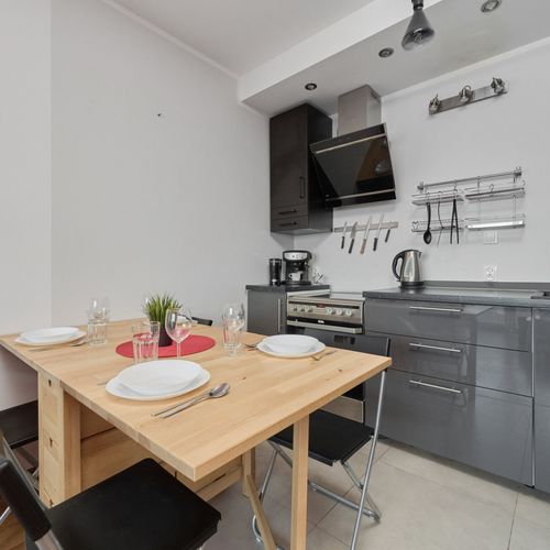Apartament întreaga unitate cu duș cu 2 camere pentru 4 pers.