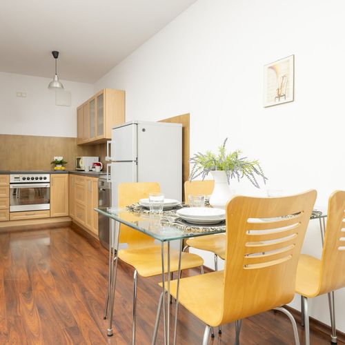 Apartament întreaga unitate cu cadă cu 2 camere pentru 4 pers.