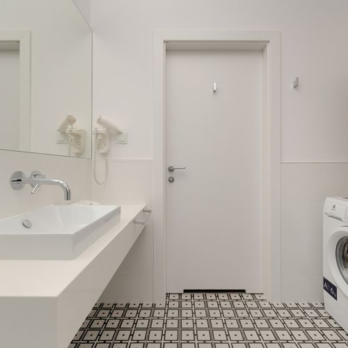 Apartament întreaga unitate cu duș cu 2 camere pentru 4 pers.