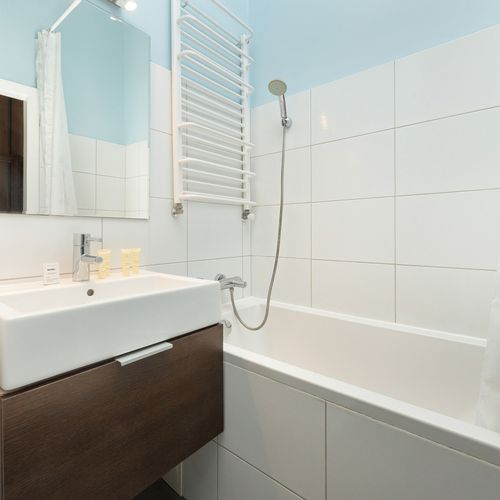 House (jako celek) s vanou pro 4 os. s výhledem na řeku