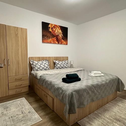 Apartament family la parter cu 2 camere pentru 4 pers.