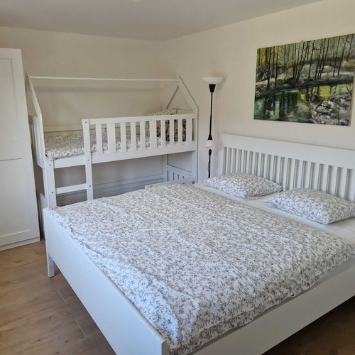 Apartman se sprchou s privátní koupelnou mimo apartmán pro 4 os.