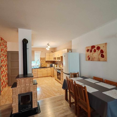 Apartament familial(ă) întreaga unitate pentru 5 pers. (se inchirieaza doar integral) (se poate solicita pat suplimentar)