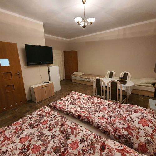 Pokój 4-osobowy na piętrze z aneksem kuchennym