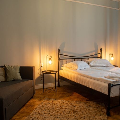 Apartament confort la etaj cu 1 camera pentru 2 pers.