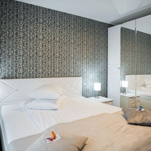 Apartament deluxe la parter pentru 4 pers. (se inchirieaza doar integral)