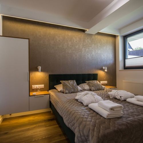 Apartament întreaga unitate cu terasă cu 2 camere pentru 4 pers.