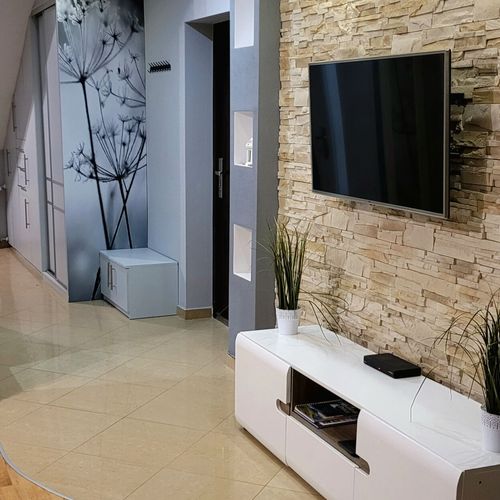 Apartament deluxe cu vedere spre parc cu 2 camere pentru 4 pers.