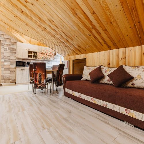 Apartament confort la mansardă cu 2 camere pentru 4 pers.