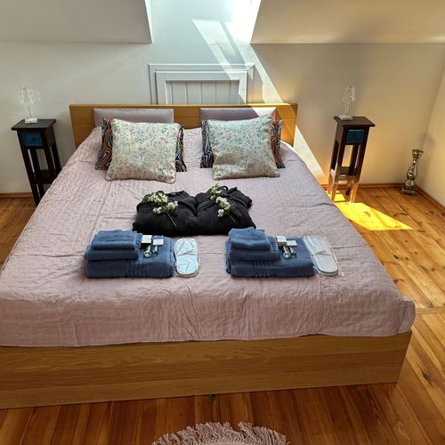 Apartament familial(ă) cu vedere spre pădure pentru 8 pers. (se inchirieaza doar integral) (se poate solicita pat suplimentar)