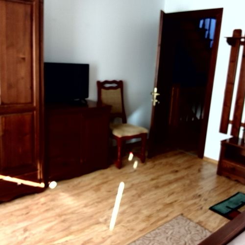 Camera dubla la etaj la parter