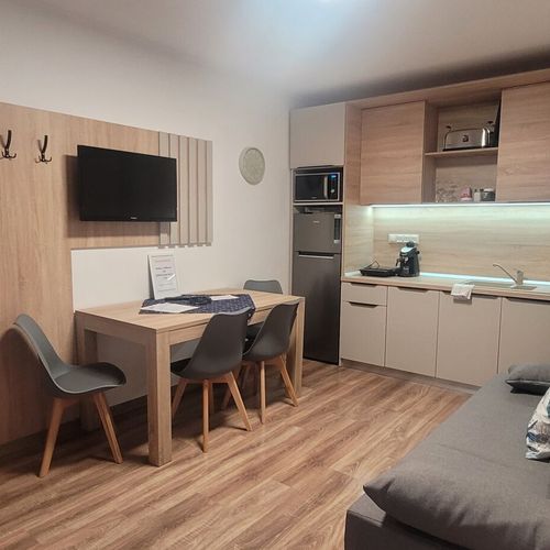 Apartament întreaga unitate cu vedere spre grădină cu 3 camere pentru 6 pers.