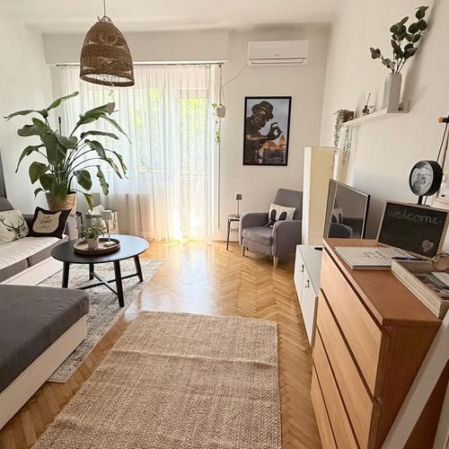 Apartament familial(ă) cu balcon pentru 4 pers. (se inchirieaza doar integral)