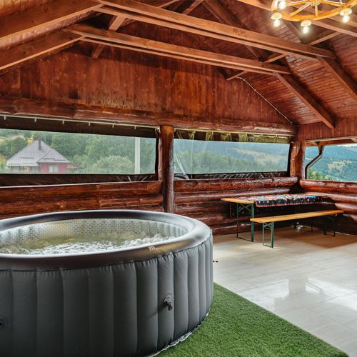 Casă de vacanță pentru 24 pers. (se inchirieaza doar integral)