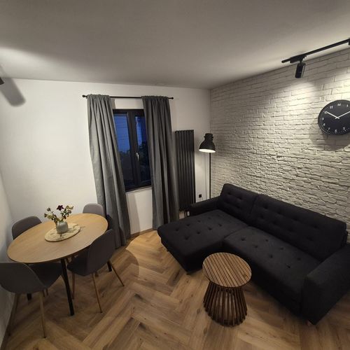 Apartament design la etaj cu 2 camere pentru 4 pers.