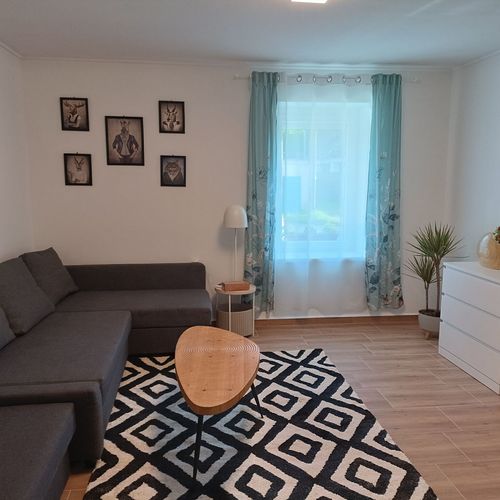 Apartament 6-osobowy na parterze cały dom z 2 pomieszczeniami sypialnianymi (możliwa dostawka)