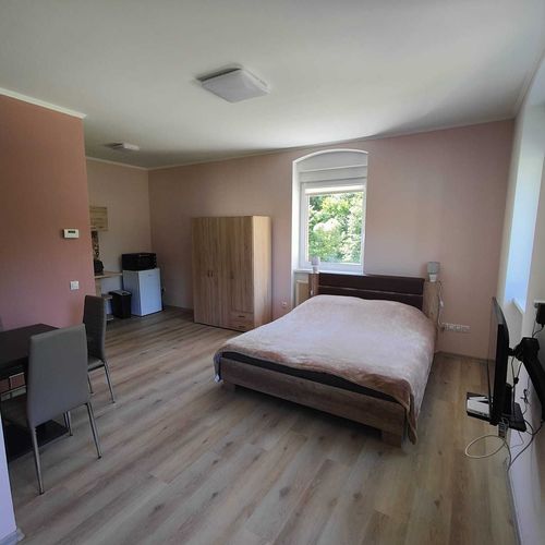 Apartament cu duș cu bucătărie proprie pentru 2 pers. (se poate solicita pat suplimentar)
