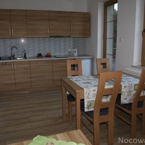 Apartament 5-osobowy na piętrze z widokiem na góry z 2 pomieszczeniami sypialnianymi