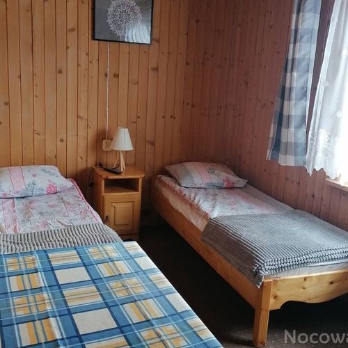 Pokój 5-osobowy z dostępem do ogrodu z widokiem na góry