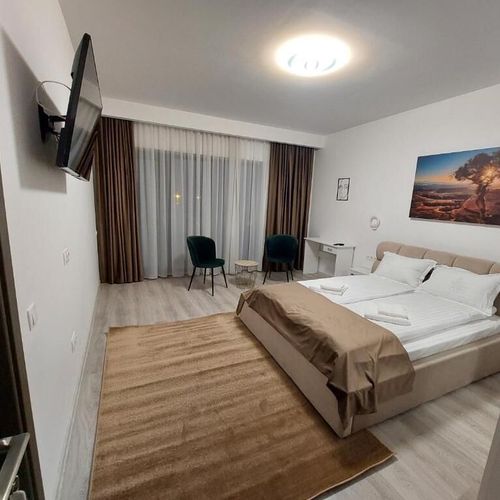 Camera dubla cu balcon cu aer condiționat