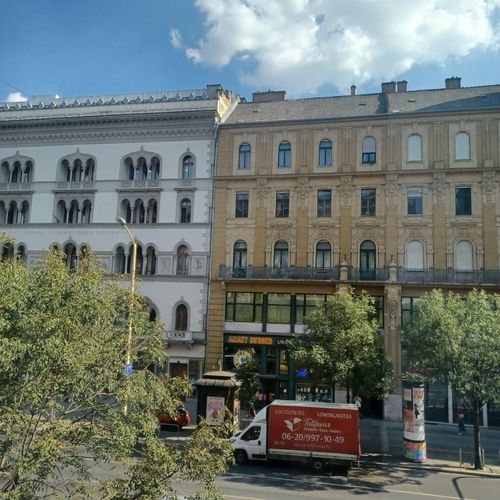Camera tripla cu baie cu aer condiționat (se poate solicita pat suplimentar)