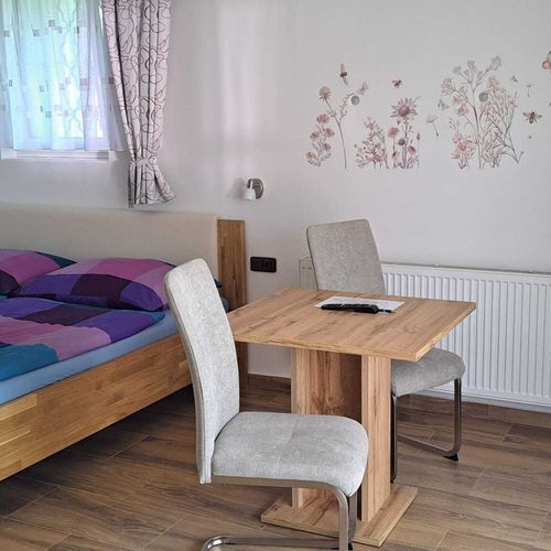 Apartman se sprchou s privátní koupelnou mimo apartmán pro 2 os.