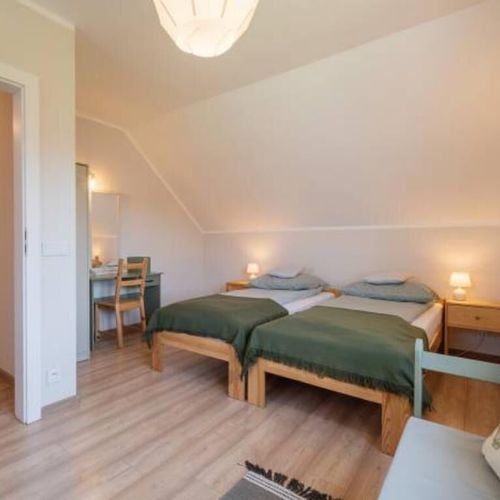 Casă de vacanță cu terasă pentru 8 pers. (se inchirieaza doar integral)