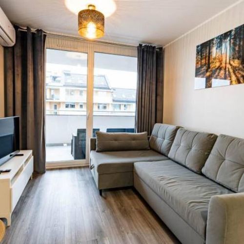 Apartament la etaj cu aer condiționat cu 2 camere pentru 4 pers. (se poate solicita pat suplimentar)