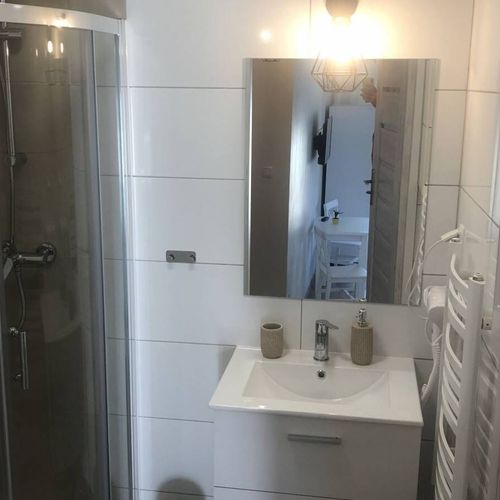 Pokój 2-osobowy z dostępem do ogrodu z łazienką