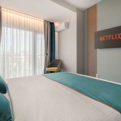 Apartament deluxe cu vedere spre parc cu 2 camere pentru 4 pers.