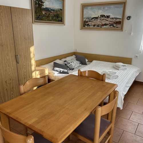 Apartman pro 4 os. s 1 ložnicí s výhledem do zahrady přízemní
