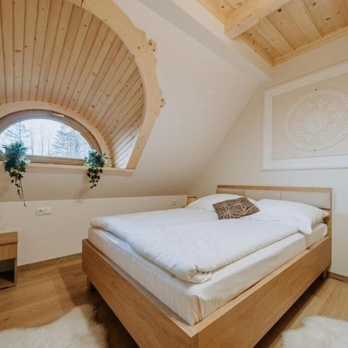 Apartament 6-osobowy z balkonem z aneksem kuchennym z 2 pomieszczeniami sypialnianymi