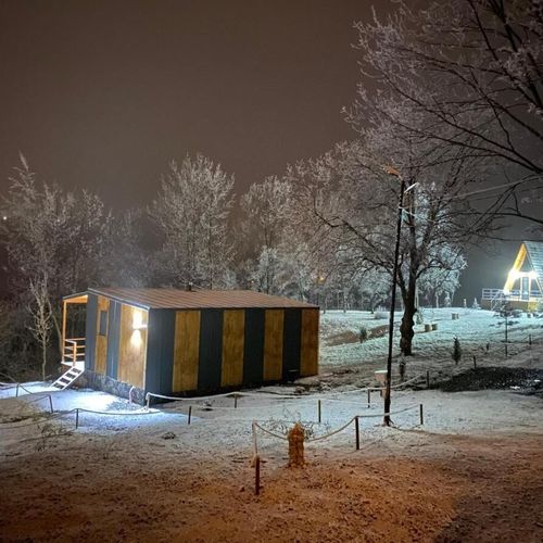 Cabană la parter pentru 2 pers. (se inchirieaza doar integral)