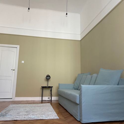 Apartament renesance la etaj pentru 6 pers. (se inchirieaza doar integral)