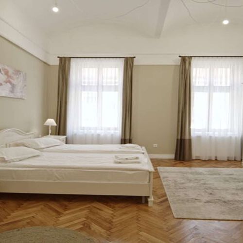 Apartament renesance la parter pentru 5 pers. (se inchirieaza doar integral)