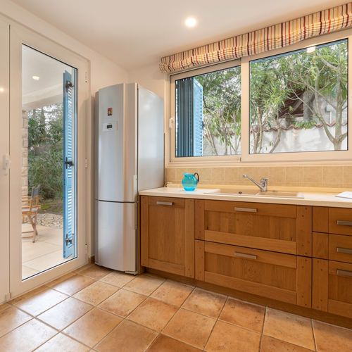 Apartament 4-osobowy na parterze z widokiem na morze z 2 pomieszczeniami sypialnianymi