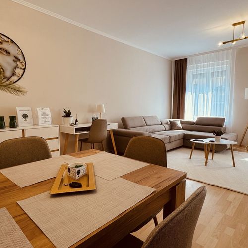Apartament bronze lux cu 3 camere pentru 6 pers.