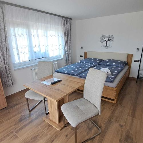 Apartman se sprchou s privátní koupelnou mimo apartmán pro 2 os.