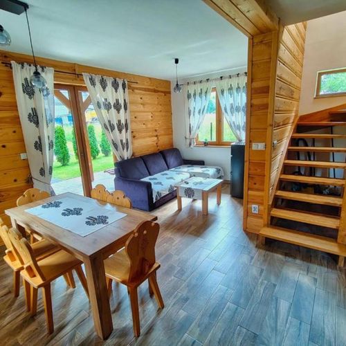 Domek drewniany 8-osobowy z dostępem do ogrodu