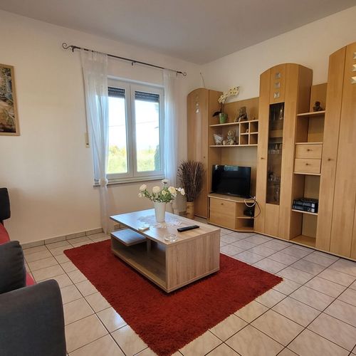 Apartament cu aer condiționat cu vedere spre pădure cu 2 camere pentru 4 pers.