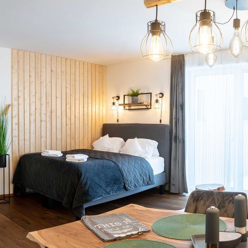 Apartman se sprchou s privátní koupelnou mimo apartmán pro 2 os. (s možností přistýlky)