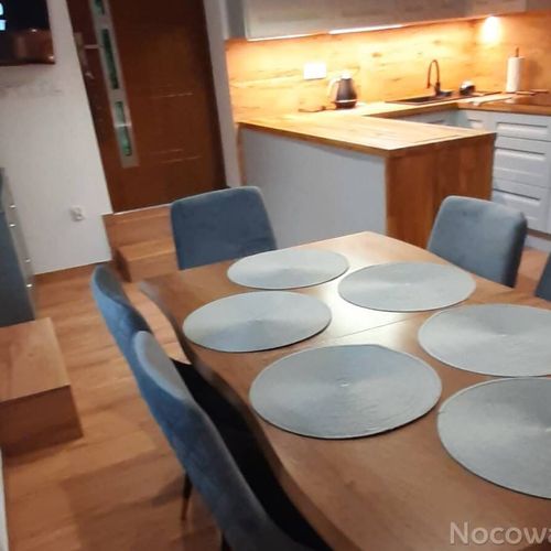 Apartament 4-osobowy z tarasem z własną kuchnią z 2 pomieszczeniami sypialnianymi (możliwa dostawka)