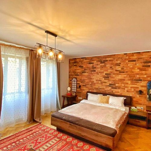 Apartament tourist la etaj cu 2 camere pentru 4 pers.