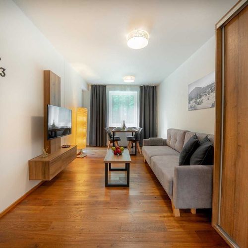 Apartman se sprchou s privátní koupelnou mimo apartmán pro 2 os. (s možností přistýlky)